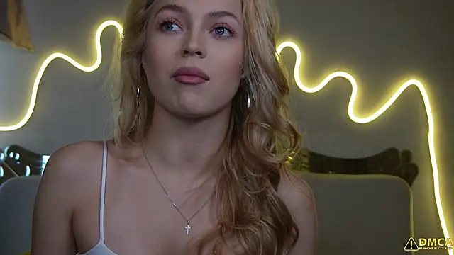 Snapshot of kellypeachcake chatting on October 10, 2025, 5:30 am kellypeachcake online show from October 10, 2025, 5:30 am