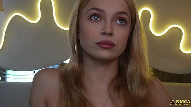 Snapshot of kellypeachcake chatting on October 1, 2025, 5:23 am kellypeachcake online show from October 1, 2025, 5:23 am