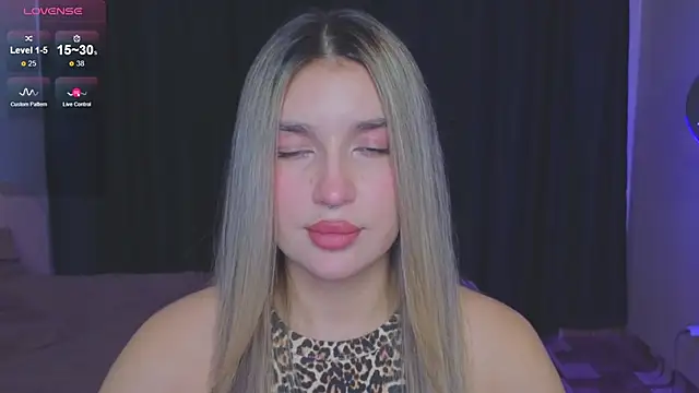 RoxyChill online show from September 24, 2025, 8:15 pm