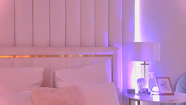 Snapshot of AlexaFlow chatting on October 31, 2025, 4:25 pm AlexaFlow online show from October 31, 2025, 4:25 pm