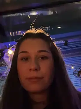 ReyaBlake online show from November 11, 2025, 4:24 pm