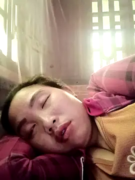 Snapshot of PhamPhung chatting on October 18, 2025, 6:48 am PhamPhung online show from October 18, 2025, 6:48 am