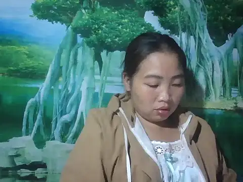 Snapshot of PhamPhung chatting on October 7, 2025, 1:01 pm PhamPhung online show from October 7, 2025, 1:01 pm