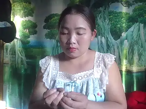 Snapshot of PhamPhung chatting on October 9, 2025, 2:23 am PhamPhung online show from October 9, 2025, 2:23 am