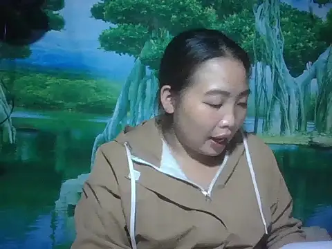 Snapshot of PhamPhung chatting on October 26, 2025, 12:49 pm PhamPhung online show from October 26, 2025, 12:49 pm