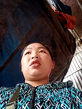 Snapshot of PhamPhung chatting on September 22, 2025, 3:23 am PhamPhung online show from September 22, 2025, 3:23 am