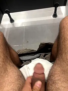 Snapshot of c2c3finm chatting on October 15, 2025, 10:23 am c2c3finm online show from October 15, 2025, 10:23 am