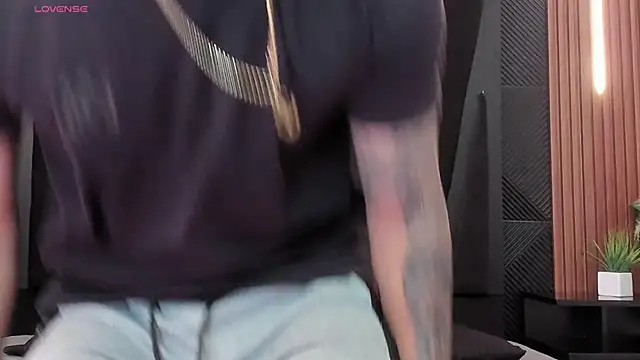 Snapshot of marco_garciia_ chatting on September 28, 2025, 2:13 pm marco garciia online show from September 28, 2025, 2:13 pm