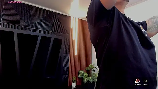 Snapshot of marco_garciia_ chatting on September 23, 2025, 11:12 pm marco garciia online show from September 23, 2025, 11:12 pm