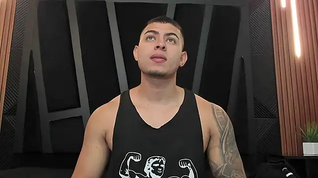 Snapshot of marco_garciia_ chatting on September 30, 2025, 11:22 pm marco garciia online show from September 30, 2025, 11:22 pm