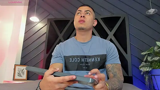 marco garciia  online show from November 7, 2025, 11:19 pm