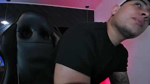 marco garciia  online show from February 18, 2026, 11:12 pm