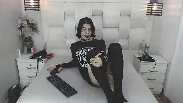 Atley Dolly online show from September 18, 2025, 10:35 pm