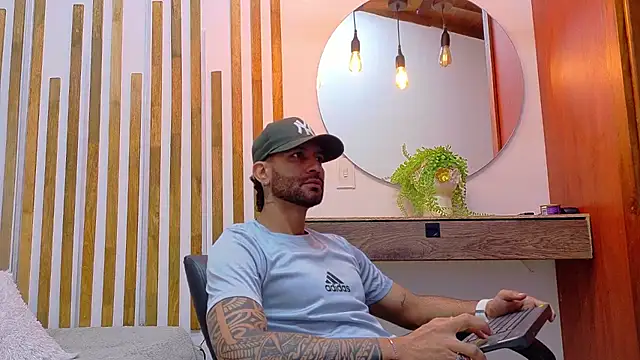 Snapshot of yorbymaxx chatting on February 20, 2026, 1:02 pm yorbymaxx online show from February 20, 2026, 1:02 pm