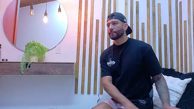 Snapshot of yorbymaxx chatting on March 2, 2026, 1:07 pm yorbymaxx online show from March 2, 2026, 1:07 pm