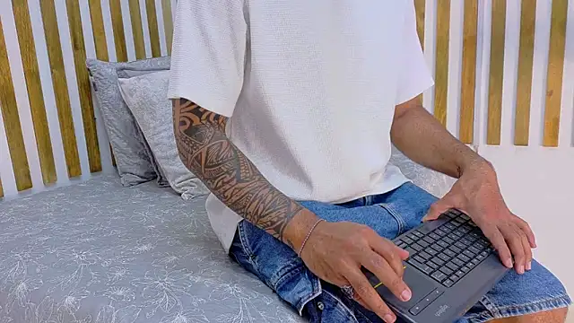 Snapshot of yorbymaxx chatting on February 11, 2026, 1:55 pm yorbymaxx online show from February 11, 2026, 1:55 pm