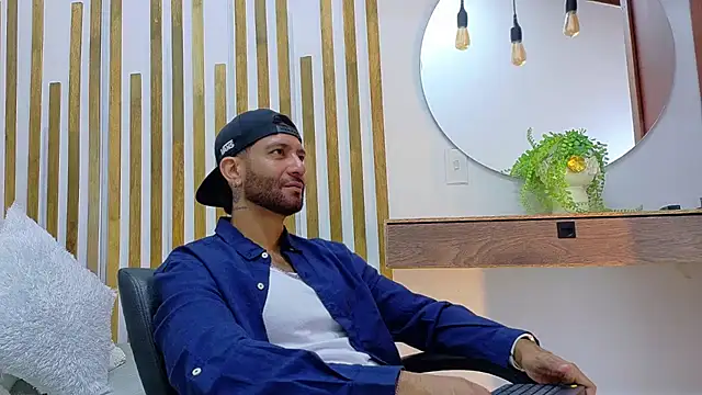 Snapshot of yorbymaxx chatting on February 19, 2026, 1:52 pm yorbymaxx online show from February 19, 2026, 1:52 pm