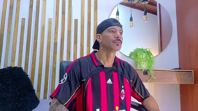 Snapshot of yorbymaxx chatting on February 7, 2026, 12:46 pm yorbymaxx online show from February 7, 2026, 12:46 pm