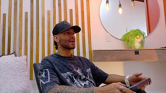 Snapshot of yorbymaxx chatting on February 18, 2026, 1:29 pm yorbymaxx online show from February 18, 2026, 1:29 pm