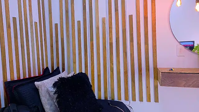 Snapshot of yorbymaxx chatting on February 9, 2026, 12:58 pm yorbymaxx online show from February 9, 2026, 12:58 pm