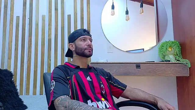 Snapshot of yorbymaxx chatting on February 25, 2026, 1:44 pm yorbymaxx online show from February 25, 2026, 1:44 pm