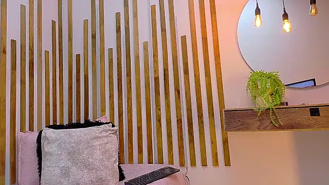 Snapshot of yorbymaxx chatting on February 13, 2026, 1:44 pm yorbymaxx online show from February 13, 2026, 1:44 pm