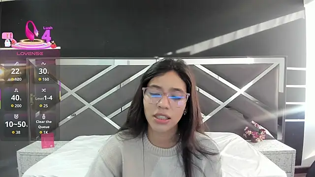 LyaScott online show from September 9, 2025, 11:41 am