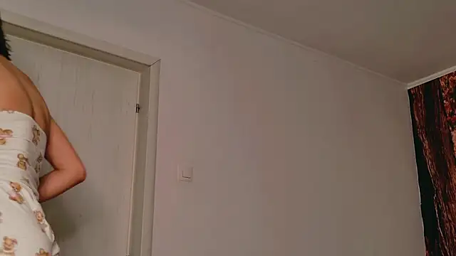 Snapshot of AuraPure chatting on September 19, 2025, 10:25 pm AuraPure online show from September 19, 2025, 10:25 pm