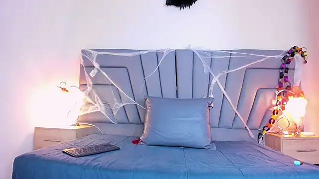 Snapshot of Maia_520 chatting on October 28, 2025, 5:45 pm Maia 520 online show from October 28, 2025, 5:45 pm