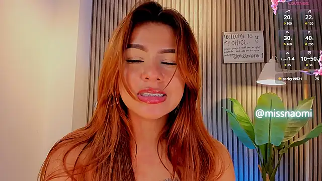 Missnaomi  online show from October 2, 2025, 5:33 am