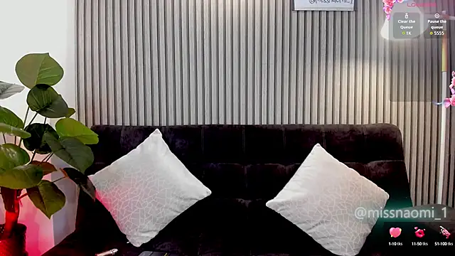 Missnaomi  online show from October 18, 2025, 12:01 am