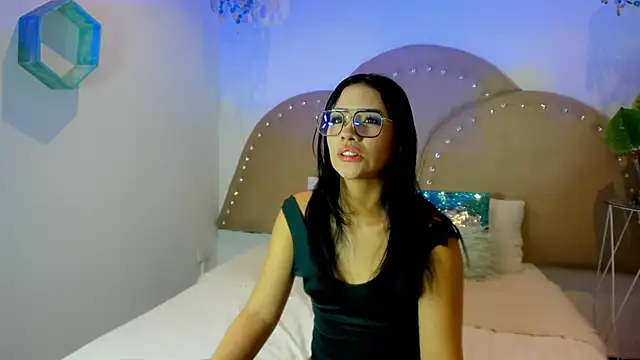 Snapshot of alanna_blaze chatting on September 27, 2025, 12:22 pm alanna blaze online show from September 27, 2025, 12:22 pm