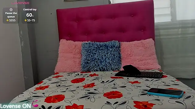 Snapshot of Veronica_mellerr chatting on October 17, 2025, 2:41 pm Veronica mellerr online show from October 17, 2025, 2:41 pm