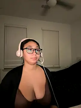 Snapshot of minhaa_gamer chatting on September 19, 2025, 9:57 am minhaa gamer online show from September 19, 2025, 9:57 am