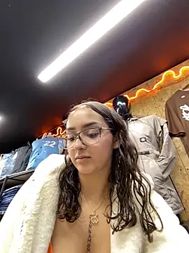 Megan alanna online show from September 15, 2025, 7:47 pm