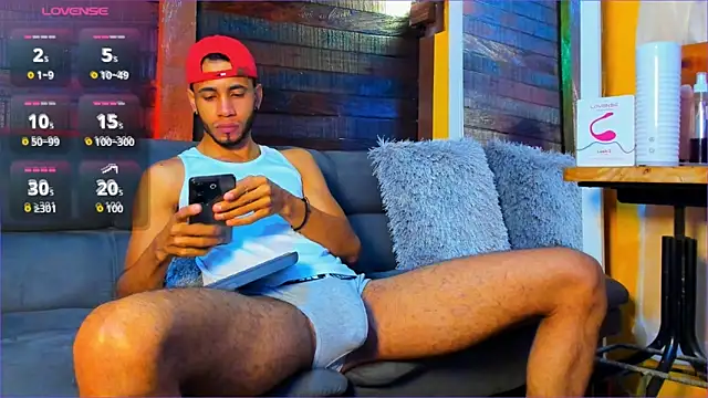 Snapshot of Alex_bigcock11_ chatting on September 27, 2025, 12:11 pm Alex bigcock11 online show from September 27, 2025, 12:11 pm