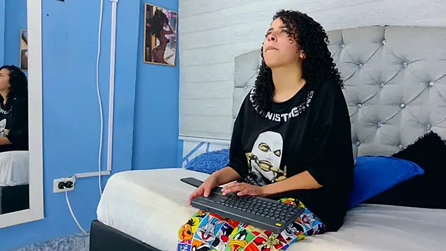 Emily J18 online show from September 12, 2025, 5:02 pm
