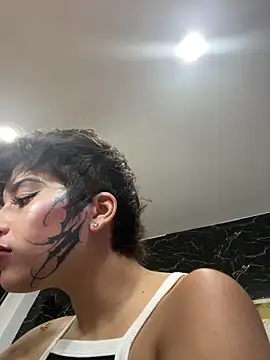 DayanaDG online show from December 22, 2025, 11:05 pm