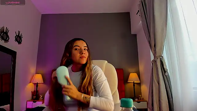 Vela jade online show from October 15, 2025, 7:44 pm