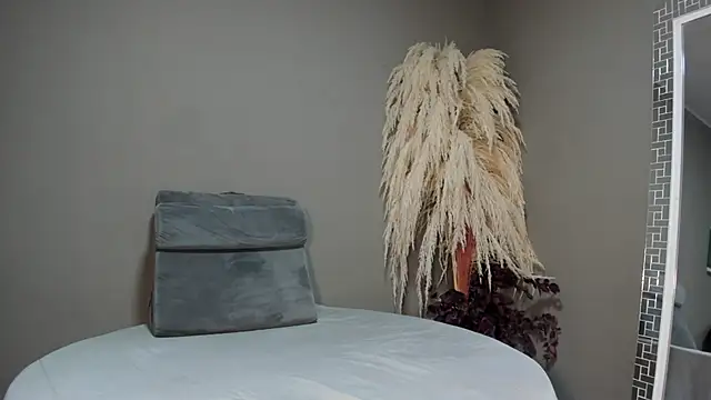 Snapshot of sienna_glow chatting on October 10, 2025, 12:17 pm sienna glow online show from October 10, 2025, 12:17 pm