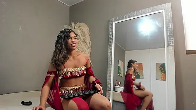 Snapshot of sienna_glow chatting on February 18, 2026, 12:45 pm sienna glow online show from February 18, 2026, 12:45 pm