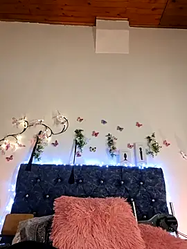 biianca 1 online show from February 3, 2026, 6:02 pm