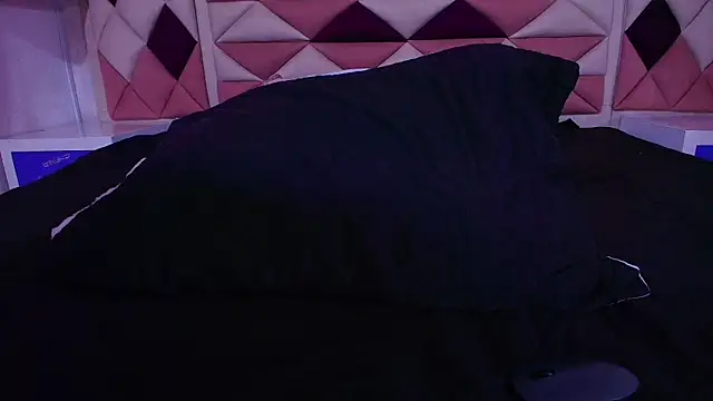 Snapshot of valecastro_ chatting on September 25, 2025, 7:20 pm valecastro online show from September 25, 2025, 7:20 pm