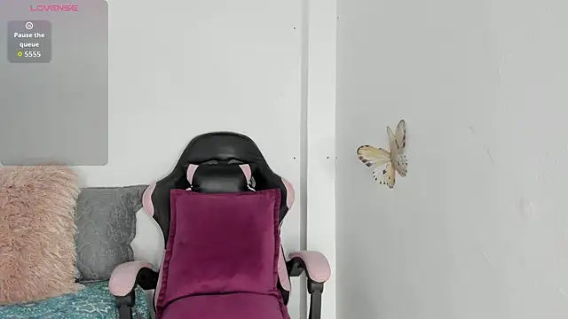 mari-ross online show from April 7, 2026, 2:02 am