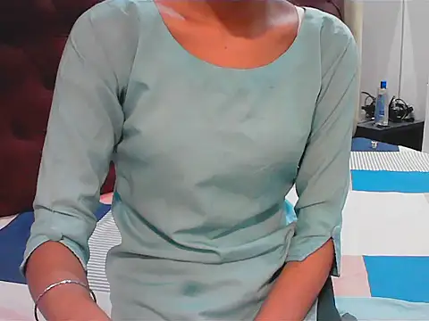 elize   online show from September 30, 2025, 4:40 am