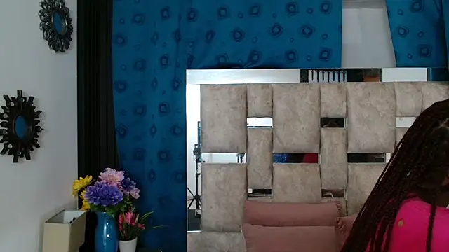 AmbarSmit online show from November 5, 2025, 7:17 pm