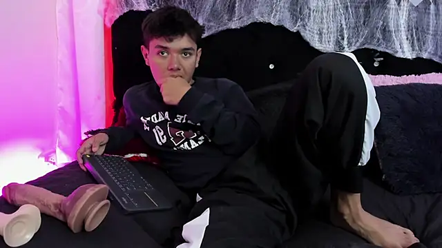 Snapshot of kody_sexy chatting on October 23, 2025, 12:15 pm kody sexy online show from October 23, 2025, 12:15 pm