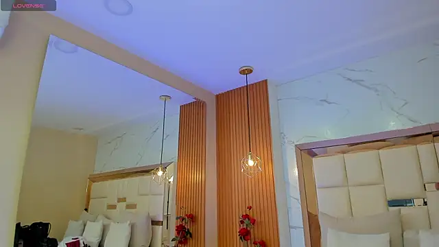 julieta rosee online show from April 9, 2026, 10:05 pm