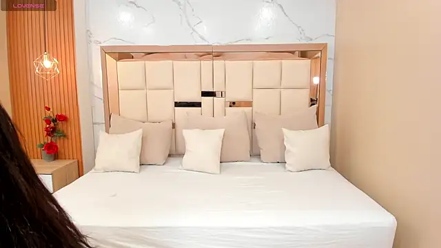 Snapshot of julieta_rosee chatting on October 9, 2025, 10:32 pm julieta rosee online show from October 9, 2025, 10:32 pm