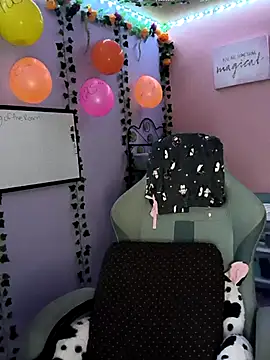 Snapshot of Purple2StayThnxx chatting on September 25, 2025, 1:00 am Purple2StayThnxx online show from September 25, 2025, 1:00 am